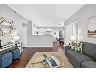 Photo #4: 9721713 Listing