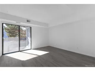 Photo #6: 9726436 Listing