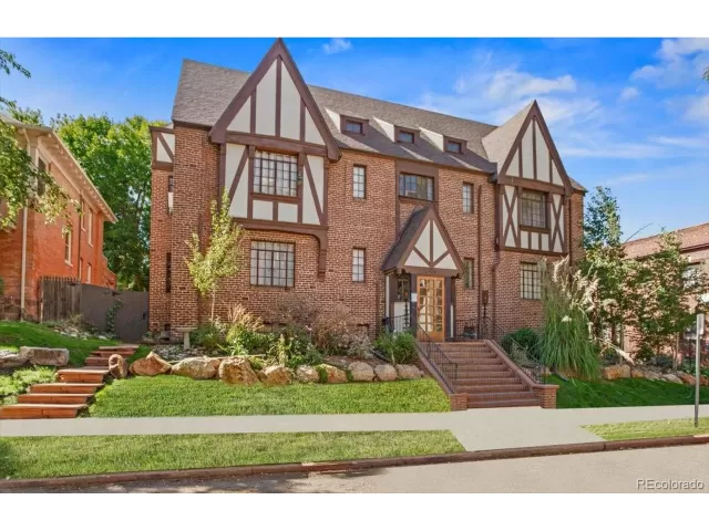 MLS: 9729160 Condo For Sale