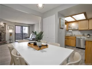 Photo #5: 9729690 Listing