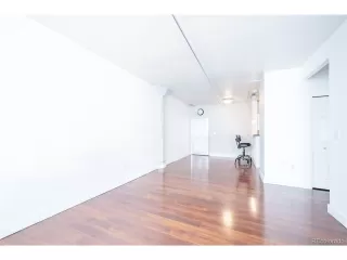 Photo #6: 9733178 Listing