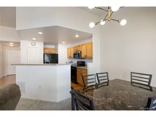 Photo #5: 9734129 Listing