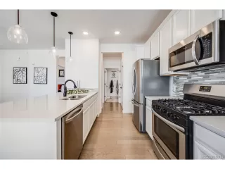 Photo #5: 9734930 Listing