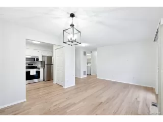 Photo #4: 9737456 Listing