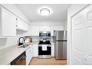 Photo #5: 9737456 Listing