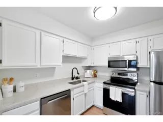 Photo #6: 9737456 Listing