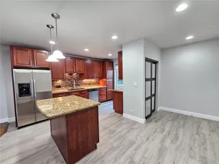 Photo #3: 9742861 Listing