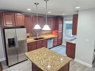 Photo #5: 9742861 Listing