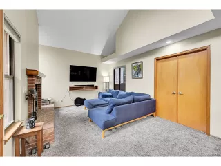 Photo #6: 9743272 Listing