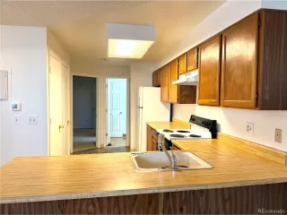 Photo #5: 9744118 Listing