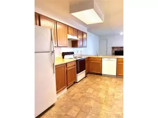 Photo #6: 9744118 Listing