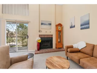 Photo #5: 9745353 Listing