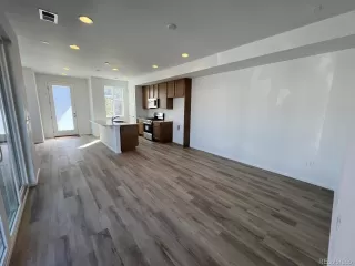 Photo #5: 9751727 Listing