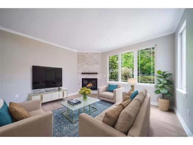 MLS: 9751851 Condo For Sale