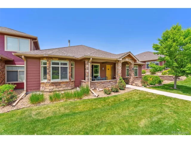 MLS: 9753070 Condo For Sale