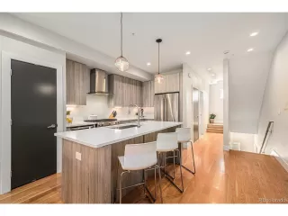 Photo #6: 9753197 Listing