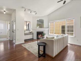 Photo #3: 9753907 Listing