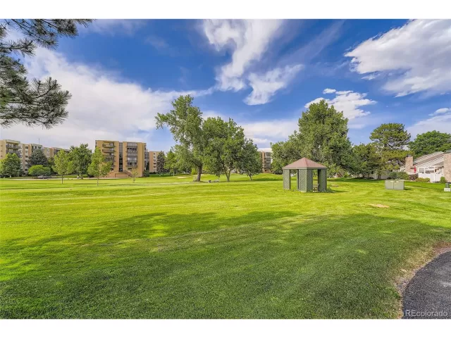 MLS: 9755737 Condo For Sale