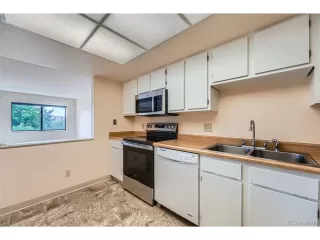 Photo #6: 9755737 Listing