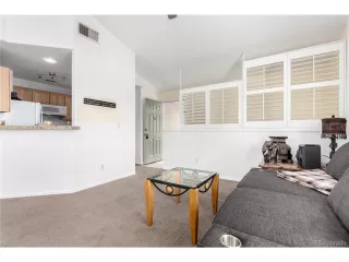 Photo #5: 9756098 Listing 