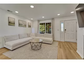 Photo #4: 9757268 Listing