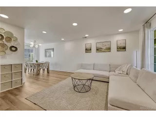 Photo #5: 9757268 Listing