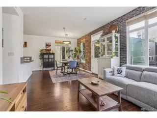 Photo #4: 9757679 Listing 