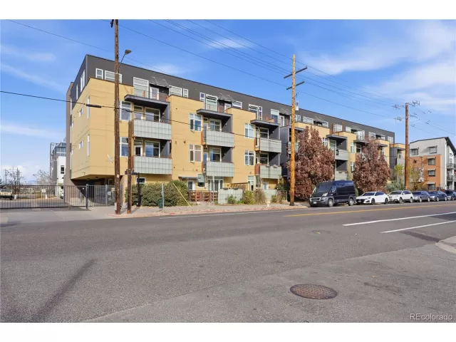 MLS: 9758003 Condo For Sale