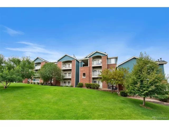 MLS: 9758608 Condo For Sale