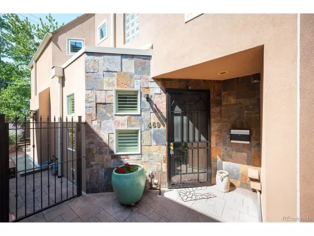 MLS: 9759396 Condo For Sale