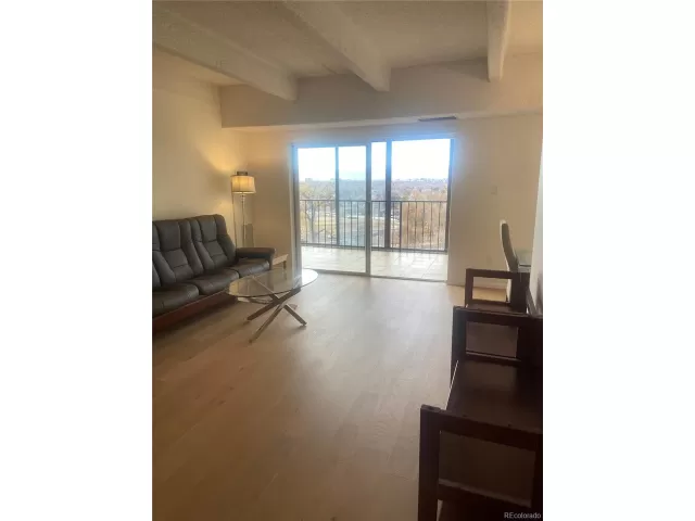 MLS: 9760618 Condo For Sale