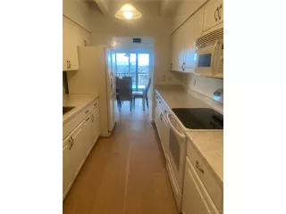 Photo #5: 9760618 Listing