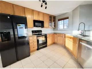 Photo #4: 9761798 Listing 