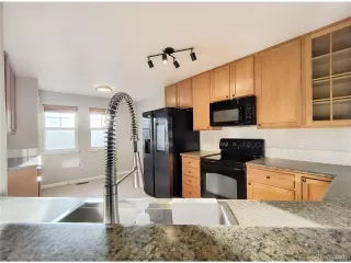 Photo #6: 9761798 Listing 