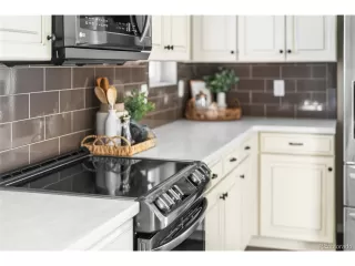 Photo #6: 9763650 Listing 