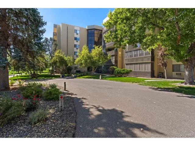 MLS: 9765086 Condo For Sale