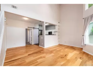 Photo #4: 9766616 Listing