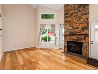 Photo #6: 9766616 Listing