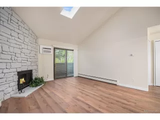 Photo #5: 9766898 Listing