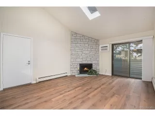 Photo #6: 9766898 Listing