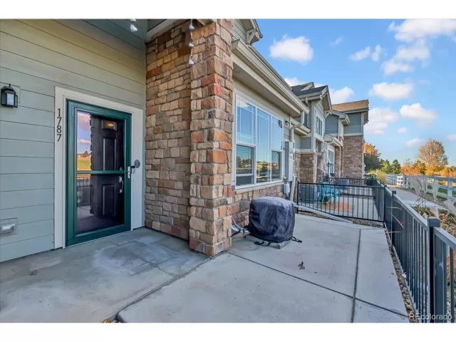 MLS: 9767070 Condo For Sale