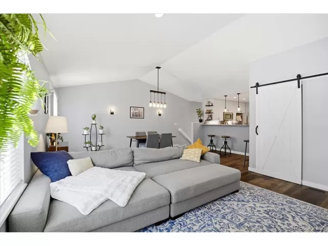 MLS: 9769327 Condo For Sale