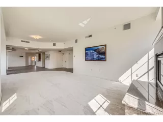 Photo #6: 9770346 Listing