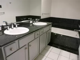 Photo #3: 9771913 Listing