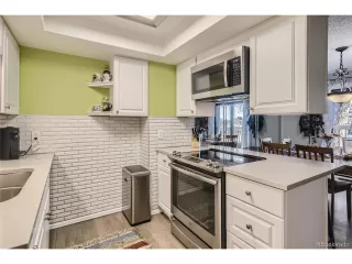 Photo #6: 9771976 Listing 