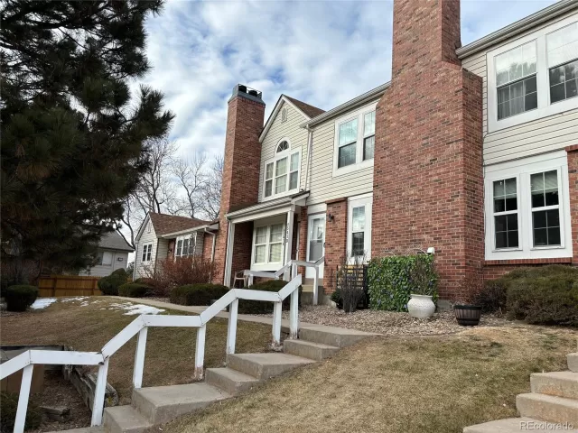 MLS: 9772844 Condo For Sale