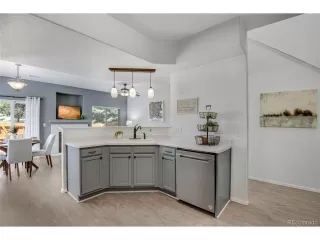Photo #6: 9773133 Listing