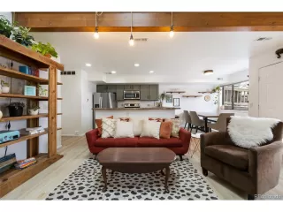 Photo #2: 9775980 Listing