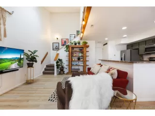 Photo #3: 9775980 Listing