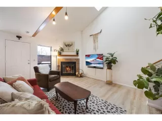 Photo #5: 9775980 Listing